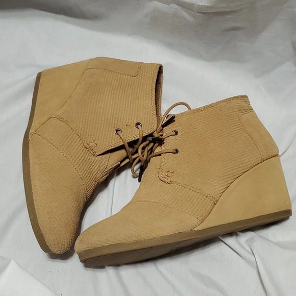 Toms textured suede tan wedge heeled booties - Picture 3 of 9